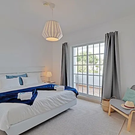 Eden Beach Villa *